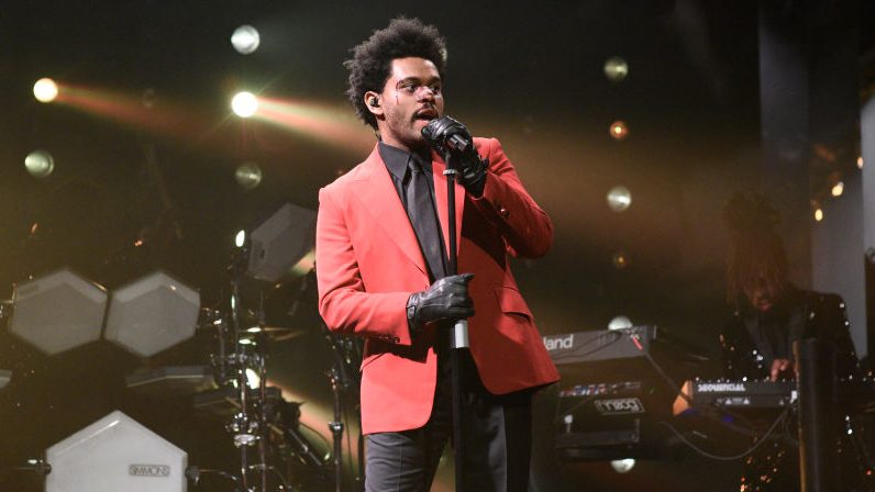 ¿Cuántas ganancias o pérdidas tuvo The Weeknd en el Super Bowl?