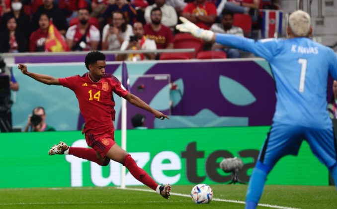 España golea y Japón sorprende en el cuarto día del Mundial