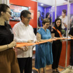 Foto de la inauguración del stand de la Escuela de Comunicación y Entretenimiento en la Filey