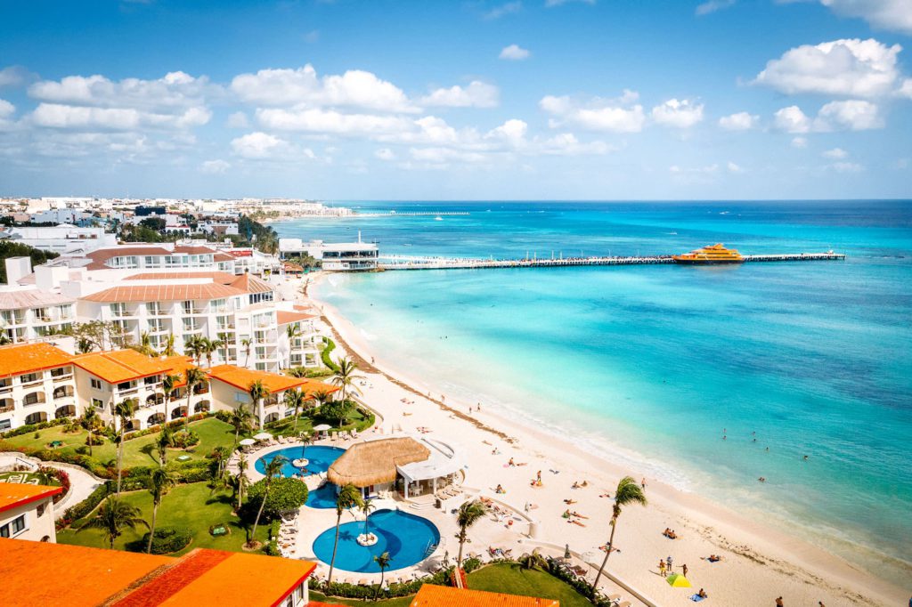 Imagen de interner mostrando la zona hotelera de Playa del Carmen, un lugar tranquilo para relajarse en vacaciones