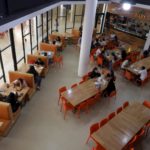 Imagen de internet que muestra la cafetería de la Universidad Anáhuac Mayab