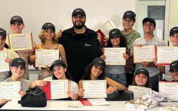 Nuestros estudiantes recibieron un diploma por haber concluído el intercambio académico en Los Ángeles