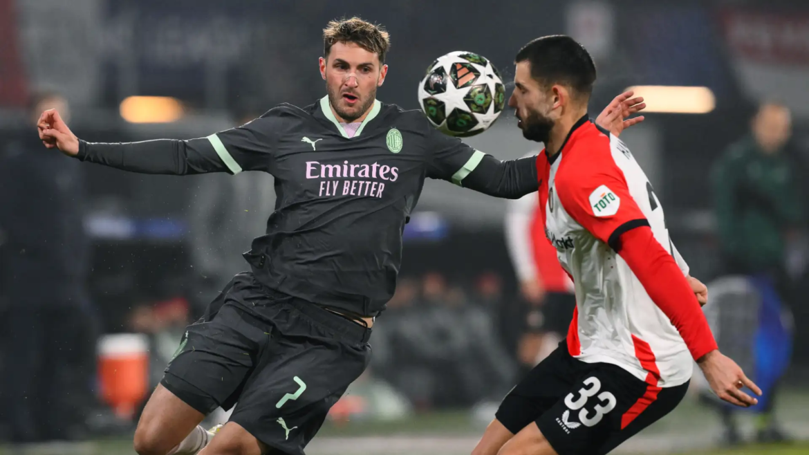 Santiago Giménez, clave en la remontada del Milan en San Siro ante el Feyenoord