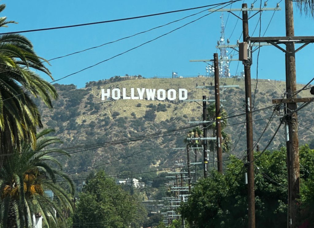 señal de hollywood desde las calles
