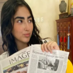 Valentina Suárez posa con el periódico impreso de Diario de Yucatán en donde aparece una publicación sobre su presentación. Foto de Instagram de @suarez.valentinaa