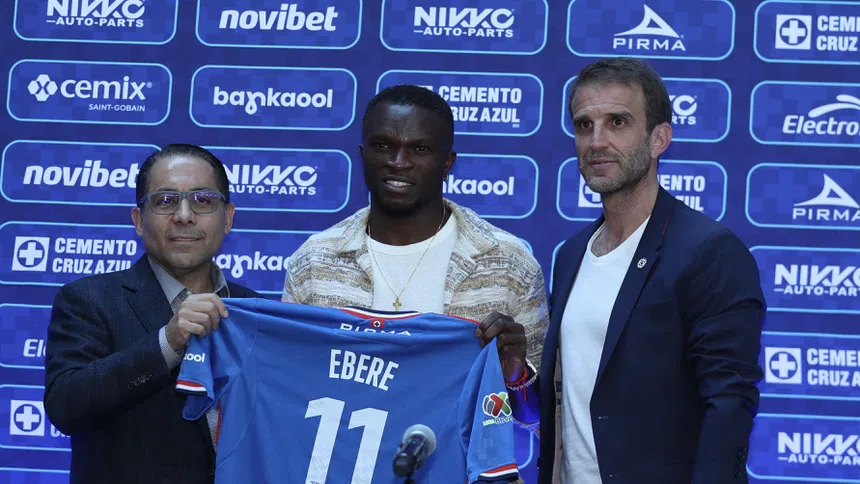 Christian Ebere reafirma su objetivo de ganar el título con Cruz Azul en su presentación oficial