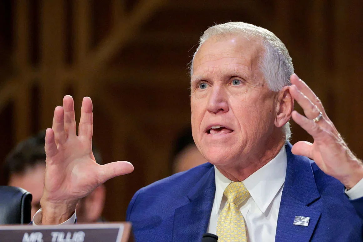 Senador republicano exige limitar la influencia de Stephen Miller en Seguridad Nacional