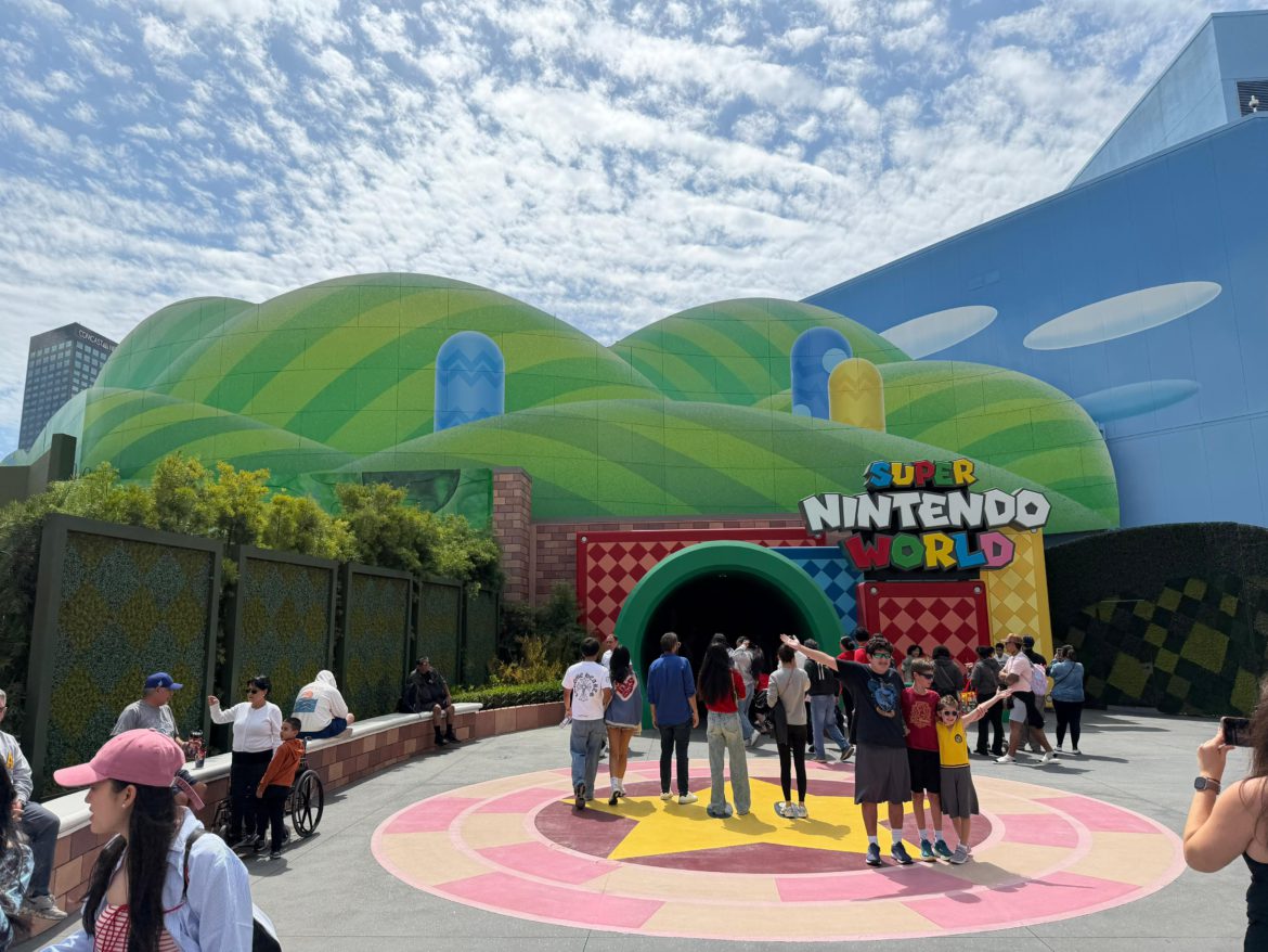 Estudiantes Anáhuac Mayab pasan un día de inmersión en Universal Studios