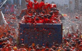 La tomatina